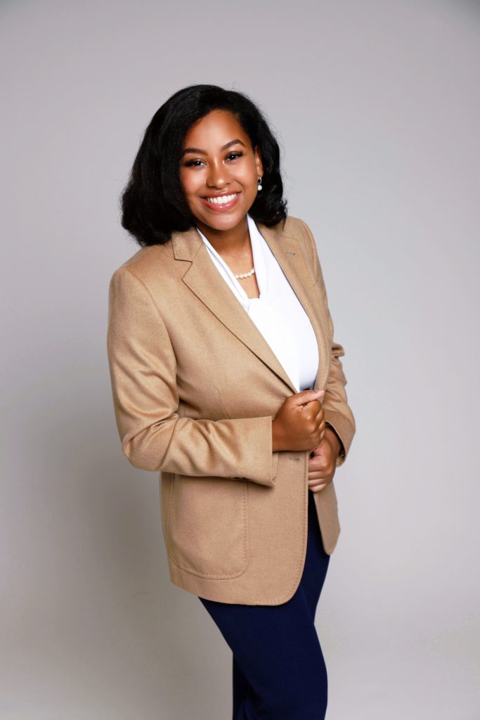 Photo of Eryn Yarrell, NOVA Dual Enrollment Grad and Hayfield High School Grad
