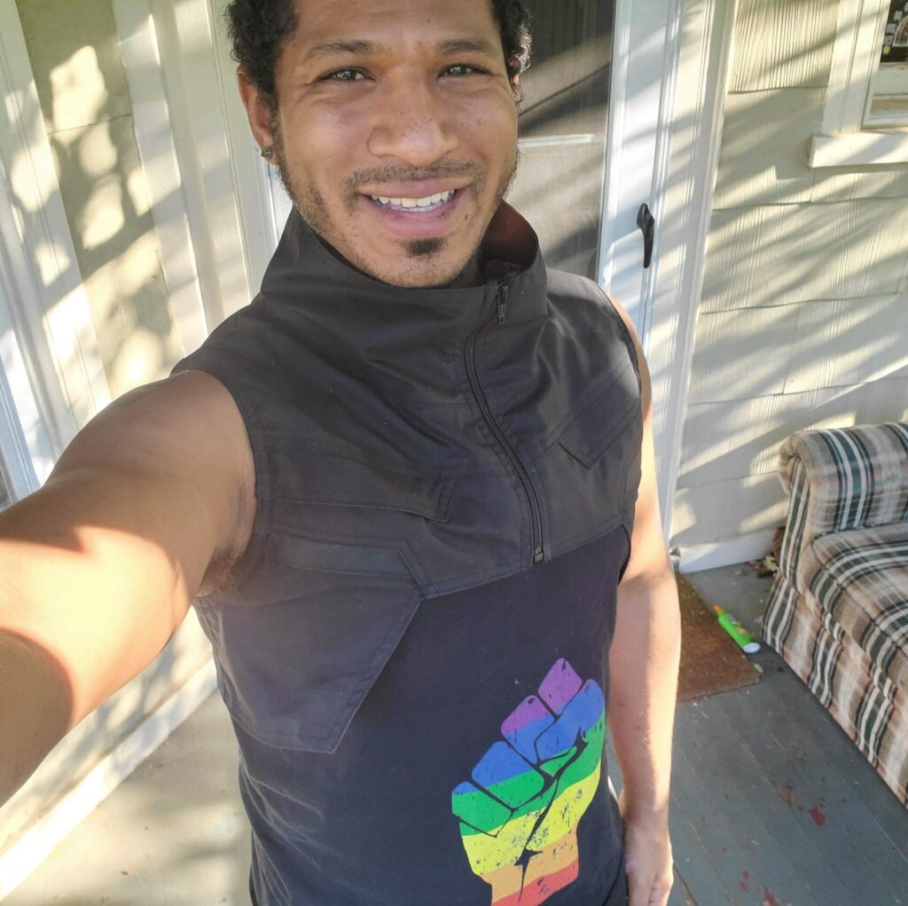 Nexus takes a selfie.