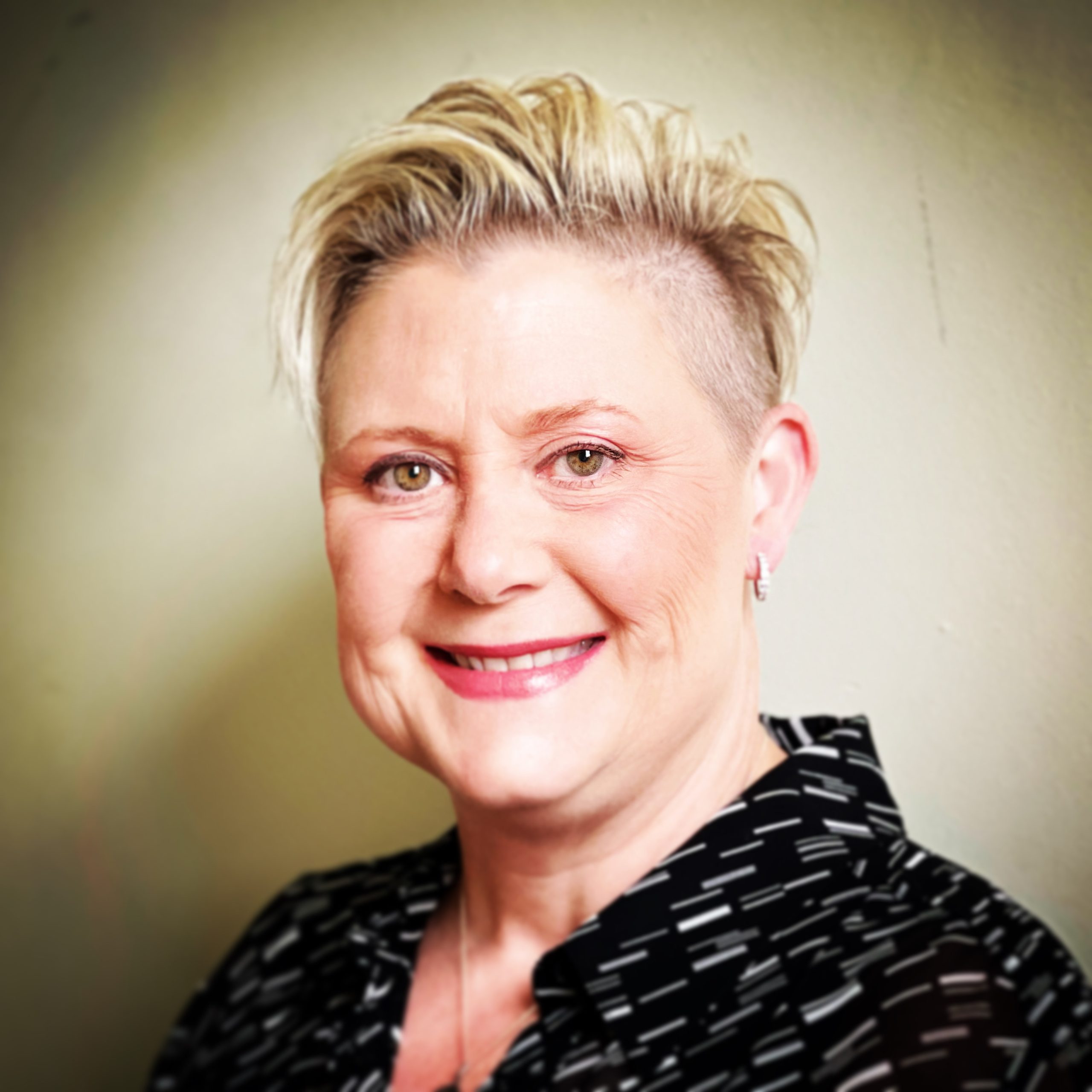 Professional Headshot of Kelly Cochran Yzquierdo